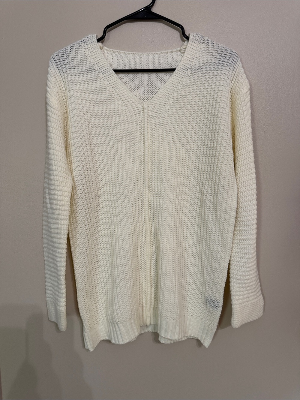 SHEIN women’s Cream V-Neck Knit Sweater size small